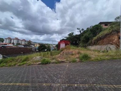 Lote/Terreno à venda, 712m² no Floresta, Joinville
