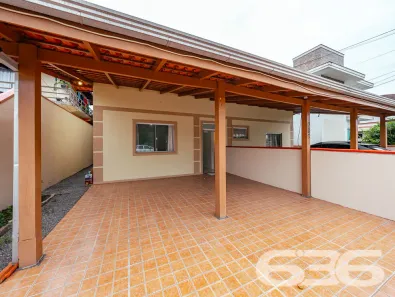 Casa com 6 Quartos à venda, 200m² no Iririú, Joinville
