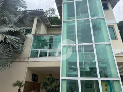 Casa de Condomínio com 4 Quartos à venda, 325m² no Itaipu, Niterói
