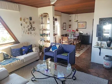 Casa com 5 Quartos à venda, 160m² no Santo Antônio, Porto Alegre