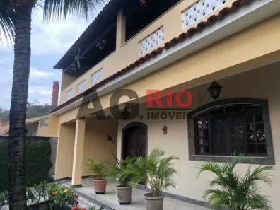 Casa com 4 Quartos à venda, 334m² no Jardim Sulacap, Rio de Janeiro