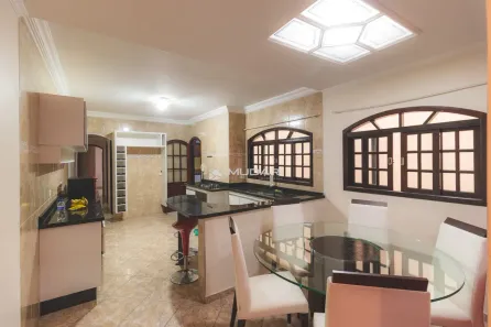 Sobrado com 4 Quartos à venda, 279m² no Parque Gerassi, Santo André