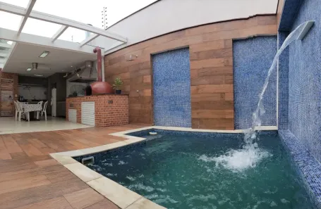 Sobrado com 3 Quartos à venda, 314m² no Adrianópolis, Manaus