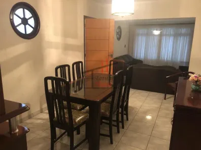 Casa com 2 Quartos para alugar, 150m² no Vila Azevedo, São Paulo