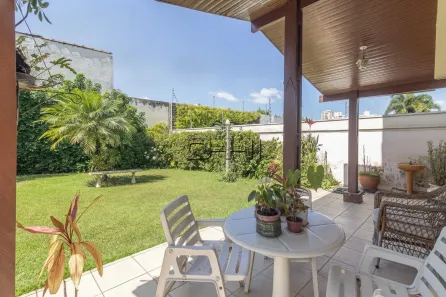 Casa com 3 Quartos para alugar, 250m² no Alto da Lapa, São Paulo