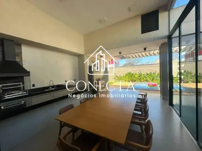 Casa com 3 Quartos para alugar, 210m² no Jardim Karaíba, Uberlândia