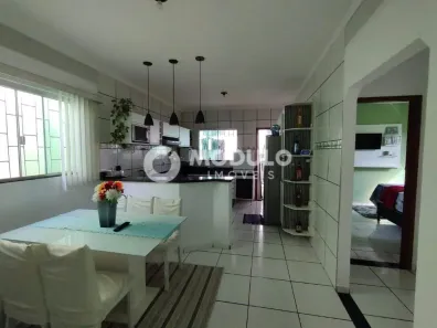 Casa com 3 Quartos à venda, 250m² no Planalto, Uberlândia