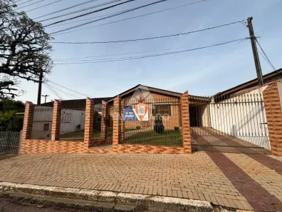 Casa com 3 Quartos à venda, 175m² no Uvaranas, Ponta Grossa