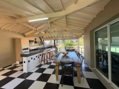 Casa de Condomínio com 3 Quartos para alugar, 236m² no Loteamento Capotuna, Jaguariúna