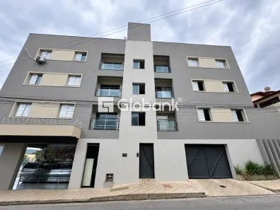 Apartamento com 3 Quartos para alugar, 90m² no Vila Guilhermina, Montes Claros