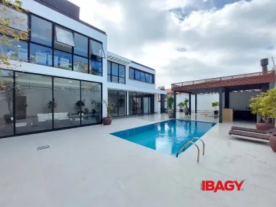 Casa com 3 Quartos para alugar, 300m² no Jardim Atlântico, Florianópolis