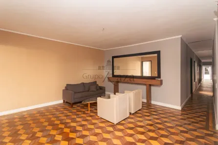Casa com 7 Quartos à venda, 350m² no Vila Olímpia, São Paulo