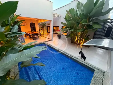 Sobrado com 3 Quartos à venda, 300m² no Lídice, Uberlândia