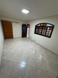 Casa com 2 Quartos à venda, 125m² no Vila Pinheiro, Jacareí