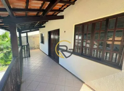 Casa com 3 Quartos para alugar, 300m² no Jardim Maristela, Atibaia