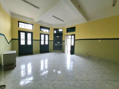 Prédio Comercial à venda, 500m² no Floresta, Porto Alegre
