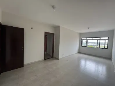 Apartamento com 3 Quartos para alugar, 129m² no Santa Luiza, Varginha