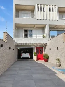Casa com 4 Quartos para alugar, 397m² no Jardim Itu, Porto Alegre