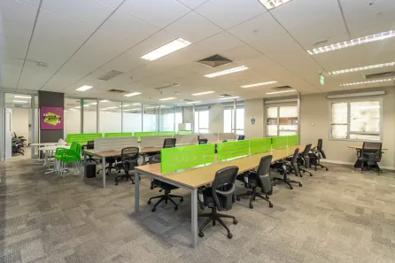 Sala Comercial para alugar, 379m² no Navegantes, Porto Alegre