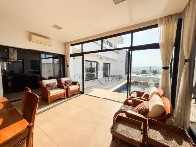 Sobrado com 3 Quartos à venda, 330m² no Condomínio Residencial Jaguary, São José dos Campos