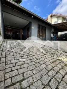 Casa com 3 Quartos à venda, 130m² no Floresta, Joinville