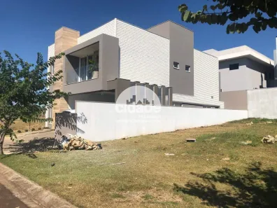 Sobrado com 2 Quartos à venda, 265m² no FAG, Cascavel