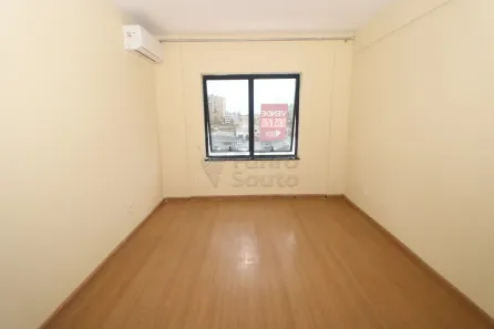 Apartamento com 2 Quartos para alugar, 99m² no Centro, Pelotas