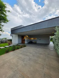 Casa com 4 Quartos à venda, 330m² no Condomínio Parque dos Cisnes, Goiânia
