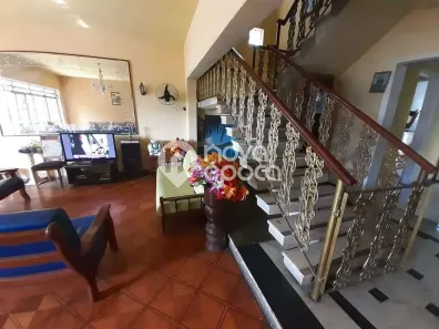Casa de Condomínio com 6 Quartos à venda, 300m² no Penha Circular, Rio de Janeiro