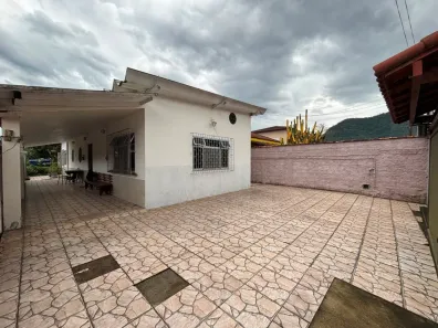 Casa com 3 Quartos à venda, 181m² no Centro, Guapimirim