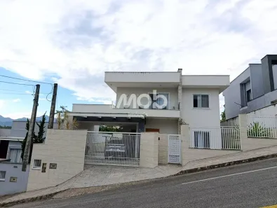 Casa com 4 Quartos à venda, 195m² no Amizade, Jaraguá do Sul