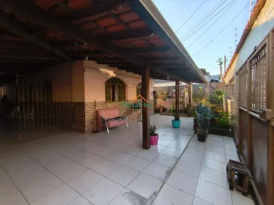 Casa com 5 Quartos à venda, 180m² no Parque Residencial Laranjeiras, Serra