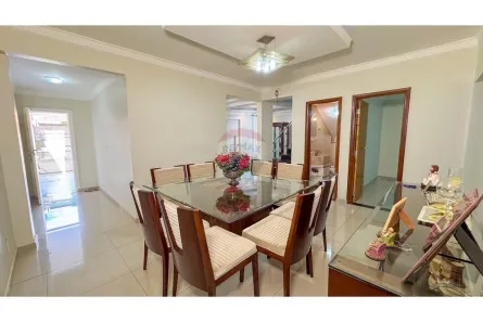 Sobrado com 4 Quartos à venda, 329m² no Guará II, Brasília
