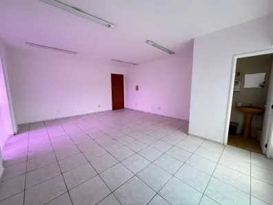 Sala Comercial para alugar, 33m² no Centro, Joinville