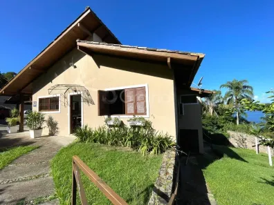 Casa com 3 Quartos para alugar, 200m² no Lagoa da Conceição, Florianópolis
