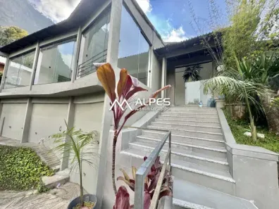 Casa com 3 Quartos à venda, 300m² no Soberbo, Teresópolis