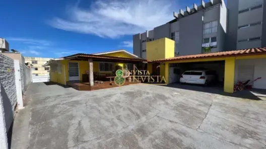 Casa com 3 Quartos à venda, 700m² no Coqueiros, Florianópolis