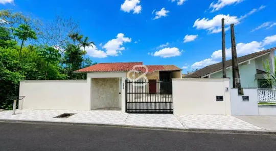Casa com 3 Quartos à venda, 407m² no Amizade, Jaraguá do Sul