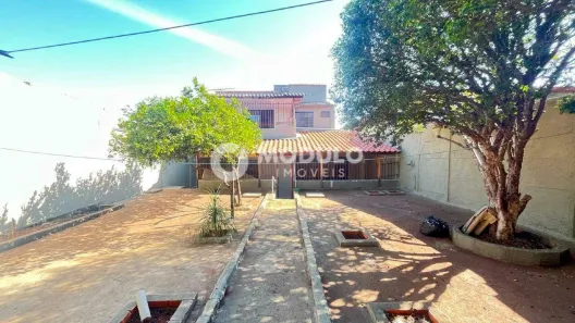 Casa com 2 Quartos para alugar, 100m² no Jaraguá, Uberlândia