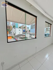 Sala Comercial para alugar, 27m² no Gonzaga, Santos