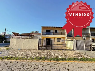 Sobrado com 4 Quartos à venda, 124m² no Centro, Matinhos