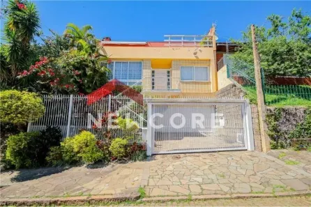 Casa com 3 Quartos à venda, 298m² no Medianeira, Porto Alegre