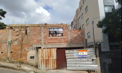 Casa com 3 Quartos à venda, 150m² no Cabral, Contagem