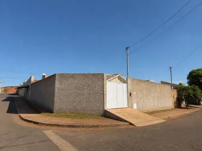 Casa com 3 Quartos para alugar, 250m² no Residencial Ipanema, Anápolis