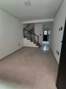 Casa de Condomínio com 2 Quartos à venda, 53m² no Sítio do Campo, Praia Grande