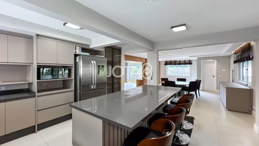 Casa de Condomínio com 4 Quartos para alugar, 326m² no Campo Comprido, Curitiba