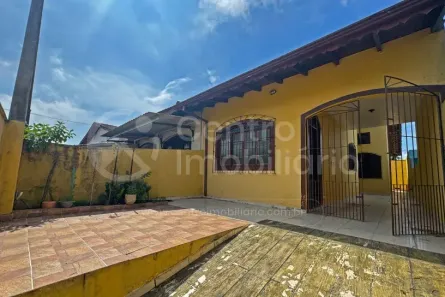 Casa com 2 Quartos à venda, 84m² no Balneario Arpoador, Peruíbe