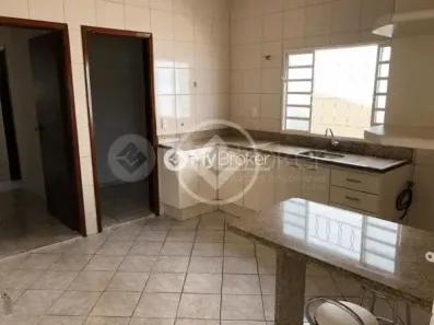 Casa com 3 Quartos à venda, 300m² no Brasil, Uberlândia