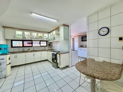Apartamento com 4 Quartos para alugar, 330m² no Mucuripe, Fortaleza