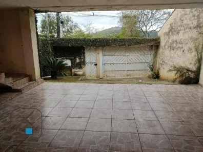 Casa com 4 Quartos à venda, 240m² no Centro, Guararema